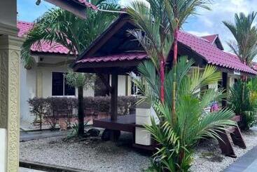 Dhania Cenang Beach Motel