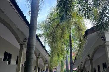 Dhania Cenang Beach Motel