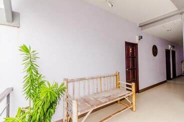 هتل Baan Yuyen Karon Guesthouse