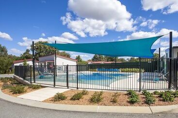 هتل Big4 Perth Midland Tourist Park