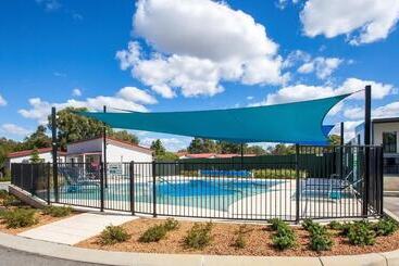 هتل Big4 Perth Midland Tourist Park
