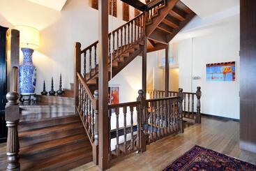 هتل Campbell House