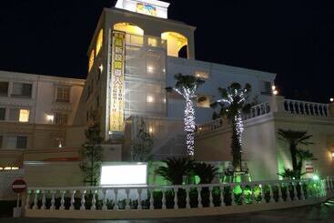 هتل Fine Garden Toyonaka Osaka Interntl Airport - Adults Only