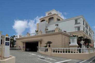 هتل Fine Garden Toyonaka Osaka Interntl Airport - Adults Only