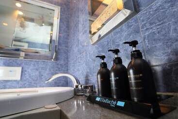 هتل Fine Garden Toyonaka Osaka Interntl Airport - Adults Only