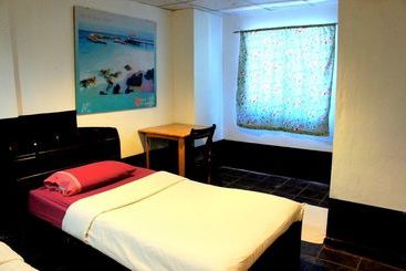 هتل Golden Bee Phi Phi