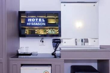هتل Hi Season
