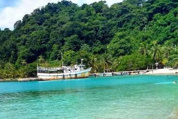 هتل Hostal Capurgana