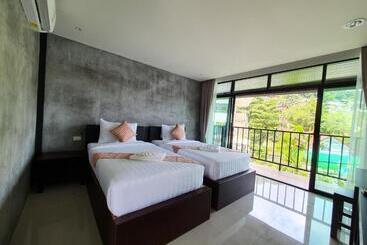 هتل Ibiza Phi Phi