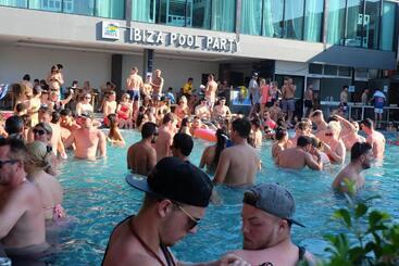 هتل Ibiza Phi Phi