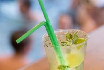 هتل Ibiza Phi Phi