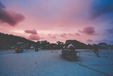 هتل Ibiza Phi Phi