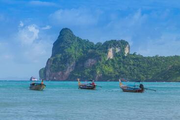 هتل Ibiza Phi Phi