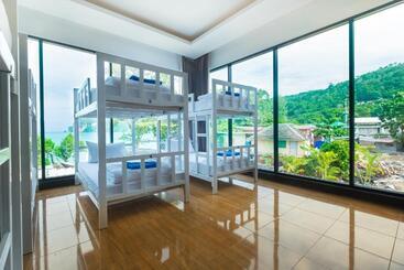 هتل Ibiza Phi Phi