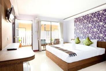 هتل Ibiza Phi Phi