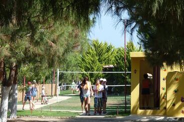 هتل Koru Beach Club