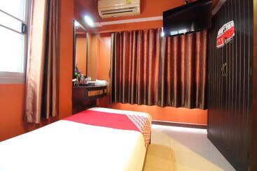 هتل Pannee Lodge Khaosan   Sha Plus