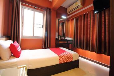 هتل Pannee Lodge Khaosan Sha Plus