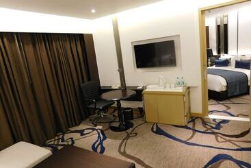 Pride Plaza Hotel, Aerocity New Delhi