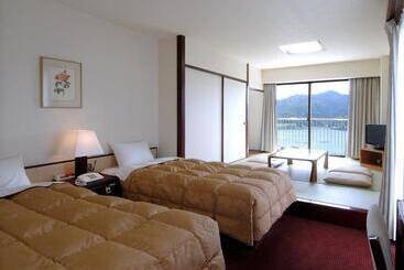 هتل Resorpia Kumihama