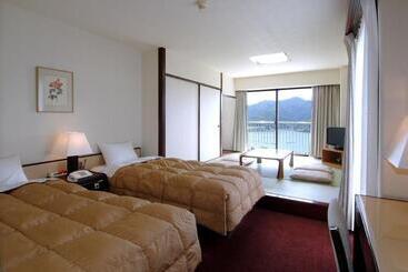 هتل Resorpia Kumihama