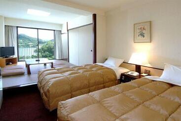هتل Resorpia Kumihama