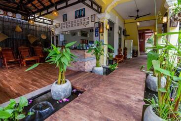 هتل The Unique Angkor Villa