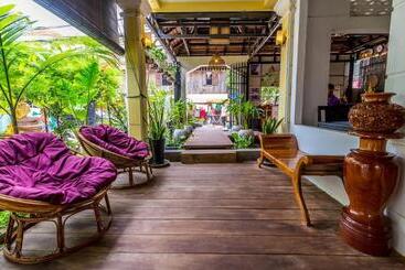 هتل The Unique Angkor Villa
