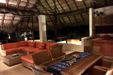 استراحتگاه Zoa Hotel   Adults Only