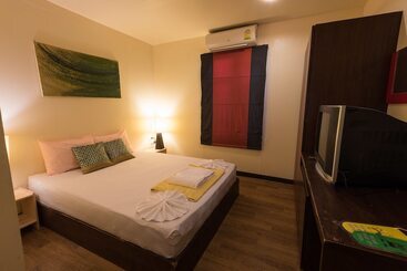 Sincere Guest House & Restaurant   Hostel
