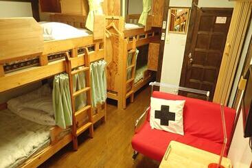 Yufuin Country Road Youth Hostel