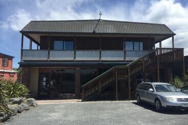 هاستل Dusky Lodge