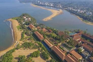 Anantara Kalutara Resort