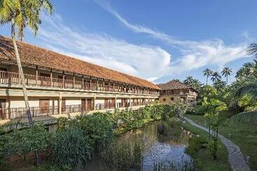 Anantara Kalutara Resort