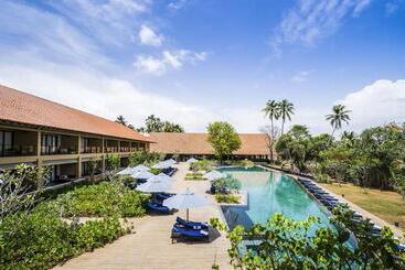 Anantara Kalutara Resort