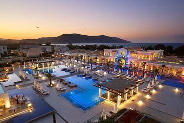 Anemos Luxury Grand Resort