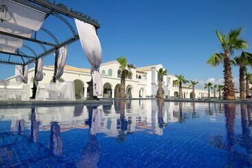 Anemos Luxury Grand Resort