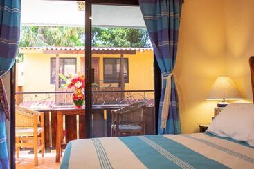 Casamar Suites