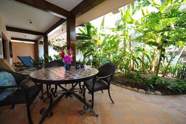 Casamar Suites