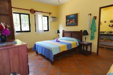 Casamar Suites