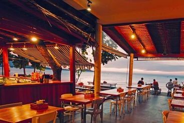 Escape Beach Resort   New Look Renovated