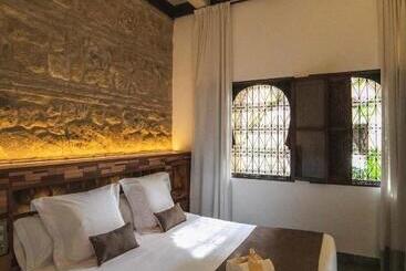 مسافرخانه Boutique Patio Del Posadero