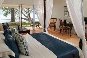 فندق Ekho Lake House