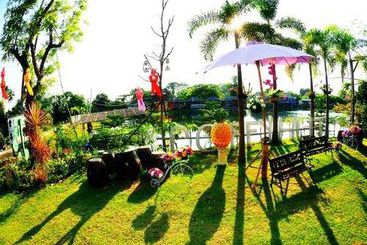هتل Finderland Resort