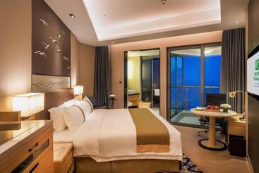 هتل Holiday Inn Haikou West Coast By Ihg