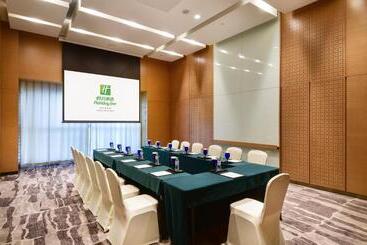 هتل Holiday Inn Haikou West Coast By Ihg