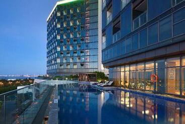 هتل Holiday Inn Haikou West Coast By Ihg