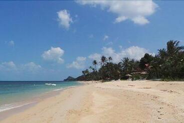 هتل Krisada Beach Resort