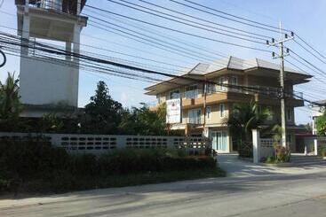 هتل Krisada Beach Resort