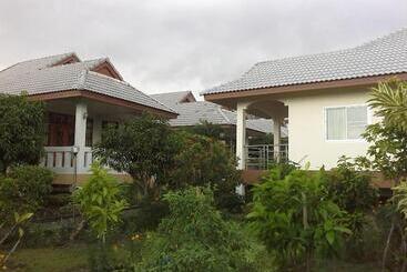 هتل Krisada Beach Resort